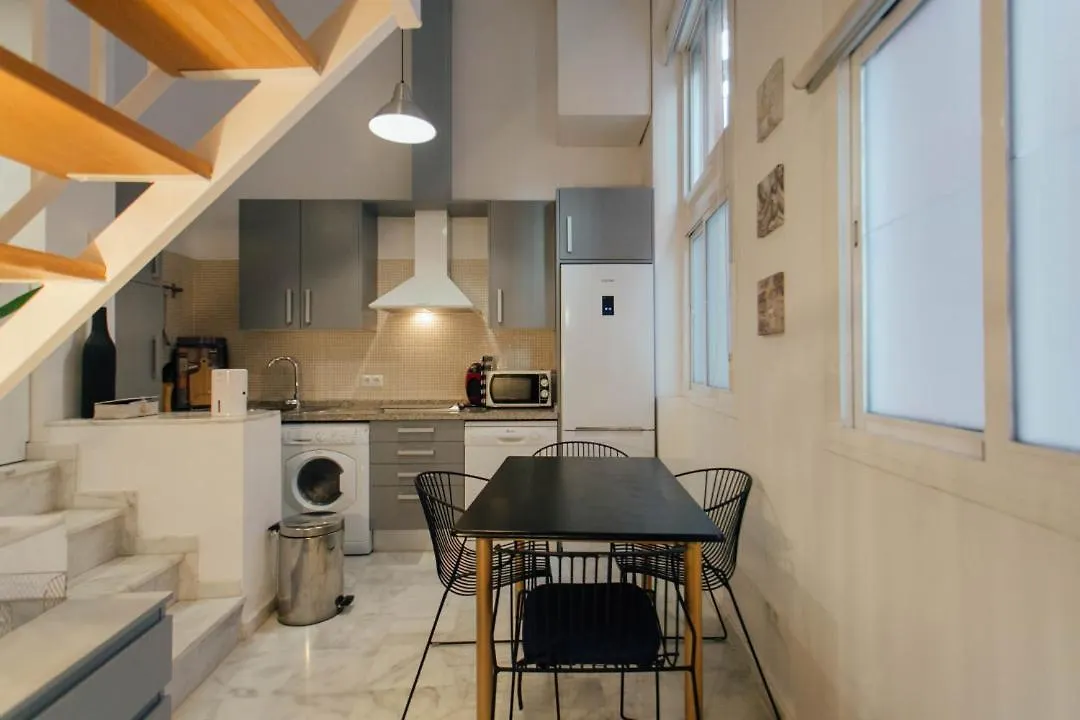 Cozy Apartment Next To The Alameda -2Bdrm 1,5 Bath Seville