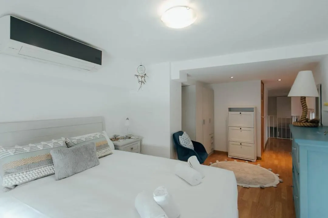 Cozy Apartment Next To The Alameda -2Bdrm 1,5 Bath Sevilla