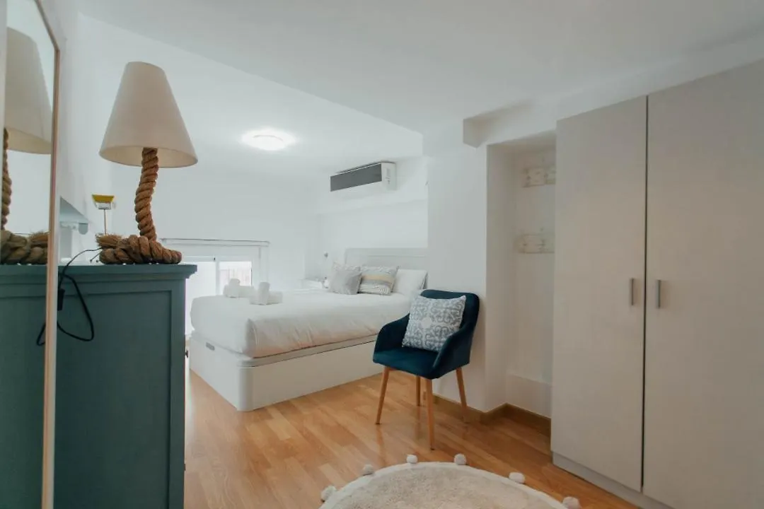 Cozy Apartment Next To The Alameda -2Bdrm 1,5 Bath Sevilla