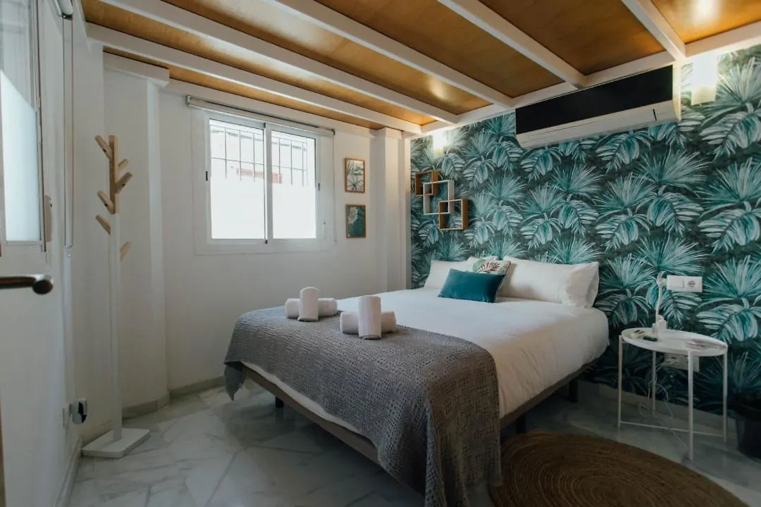 Cozy Apartment Next To The Alameda -2Bdrm 1,5 Bath Sevilla 0*,  Spanien