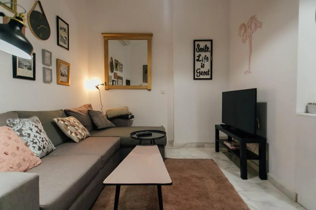 Cozy Apartment Next To The Alameda -2Bdrm 1,5 Bath Sevilla 0*,  Spanien