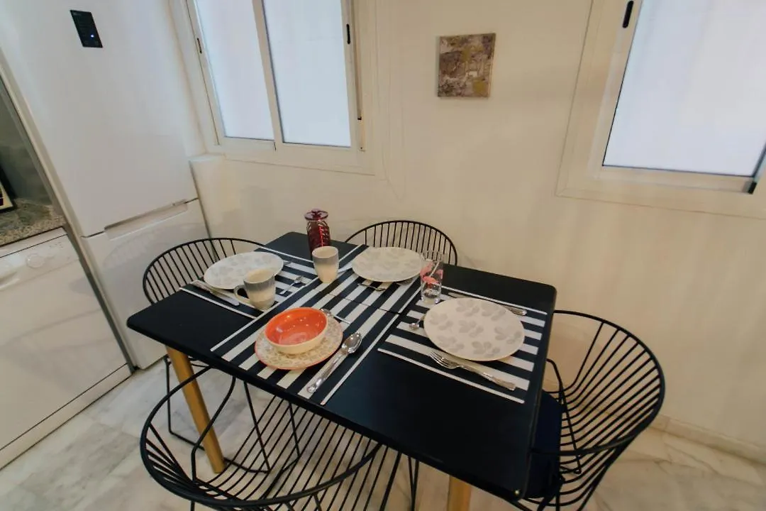 Cozy Apartment Next To The Alameda -2Bdrm 1,5 Bath Sevilla
