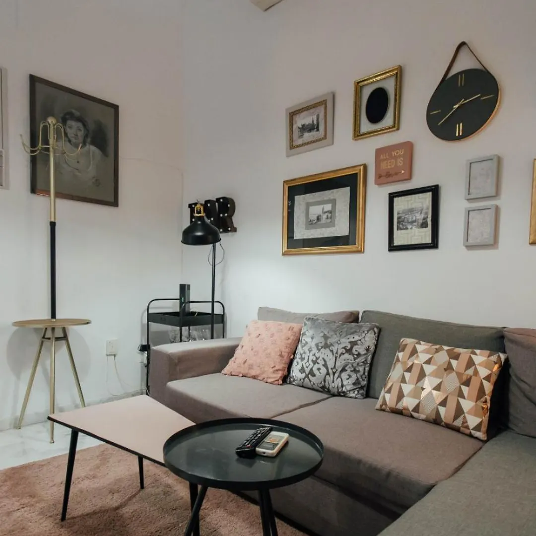 Cozy Apartment Next To The Alameda -2Bdrm 1,5 Bath Sevilla