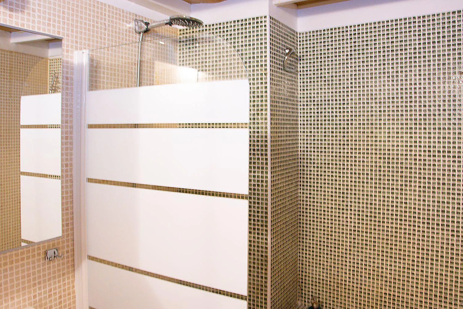 Cozy Apartment Next To The Alameda -2Bdrm 1,5 Bath Sevilla Spanien